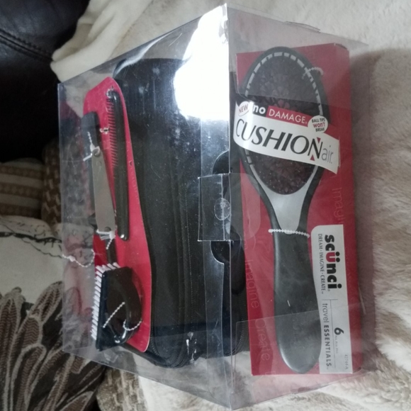 Travel kit - Picture 2 of 3